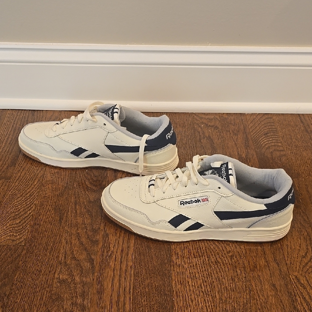 Reebok Mens Cream and Navy Sneakers